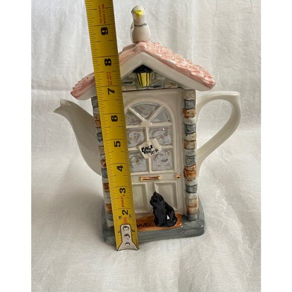 Vintage Collectible Teapot, Swineside Ceramics, England, The Door - Picture 9 of 9